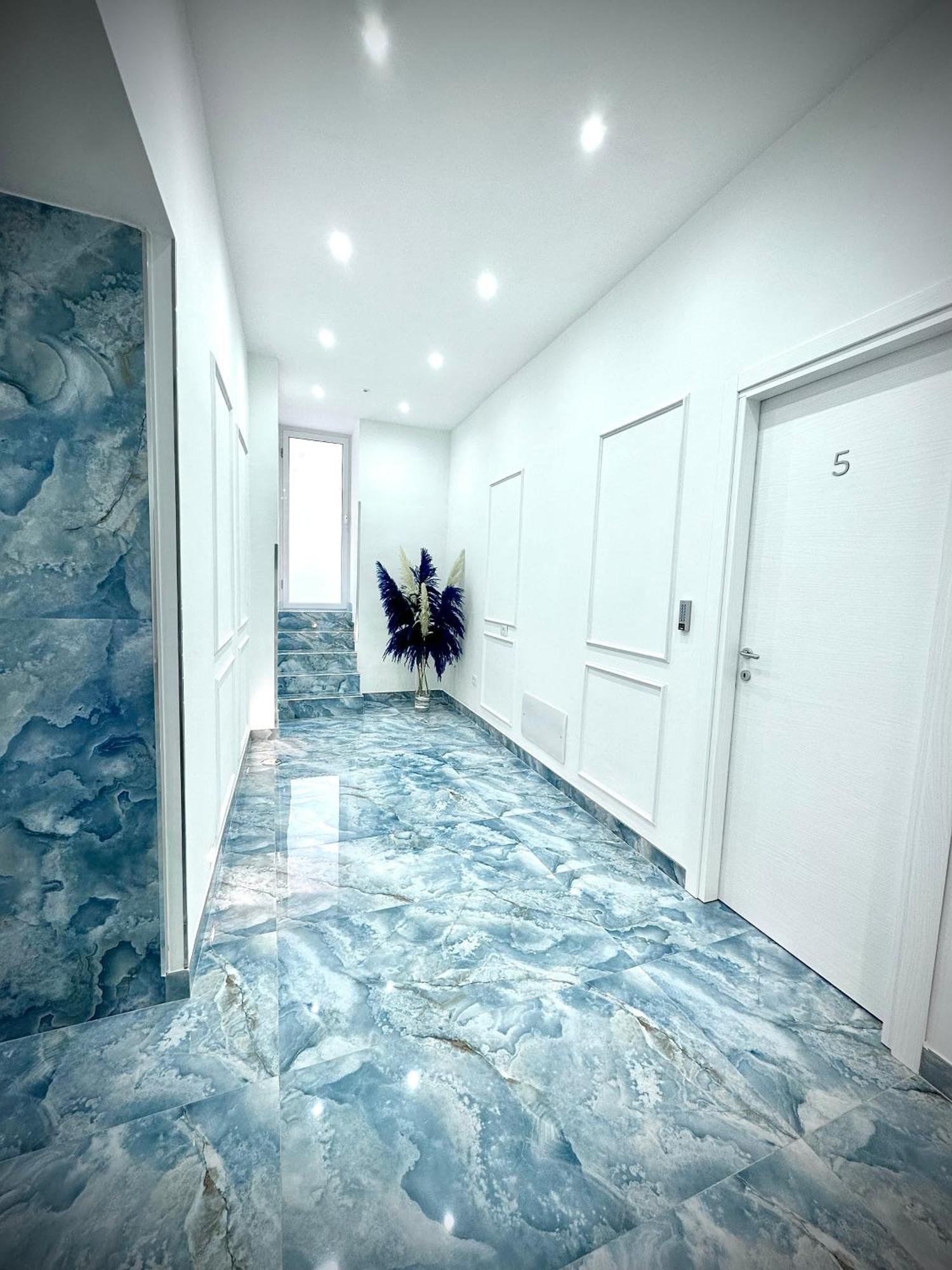 Marvit Central Luxury Napels Buitenkant foto