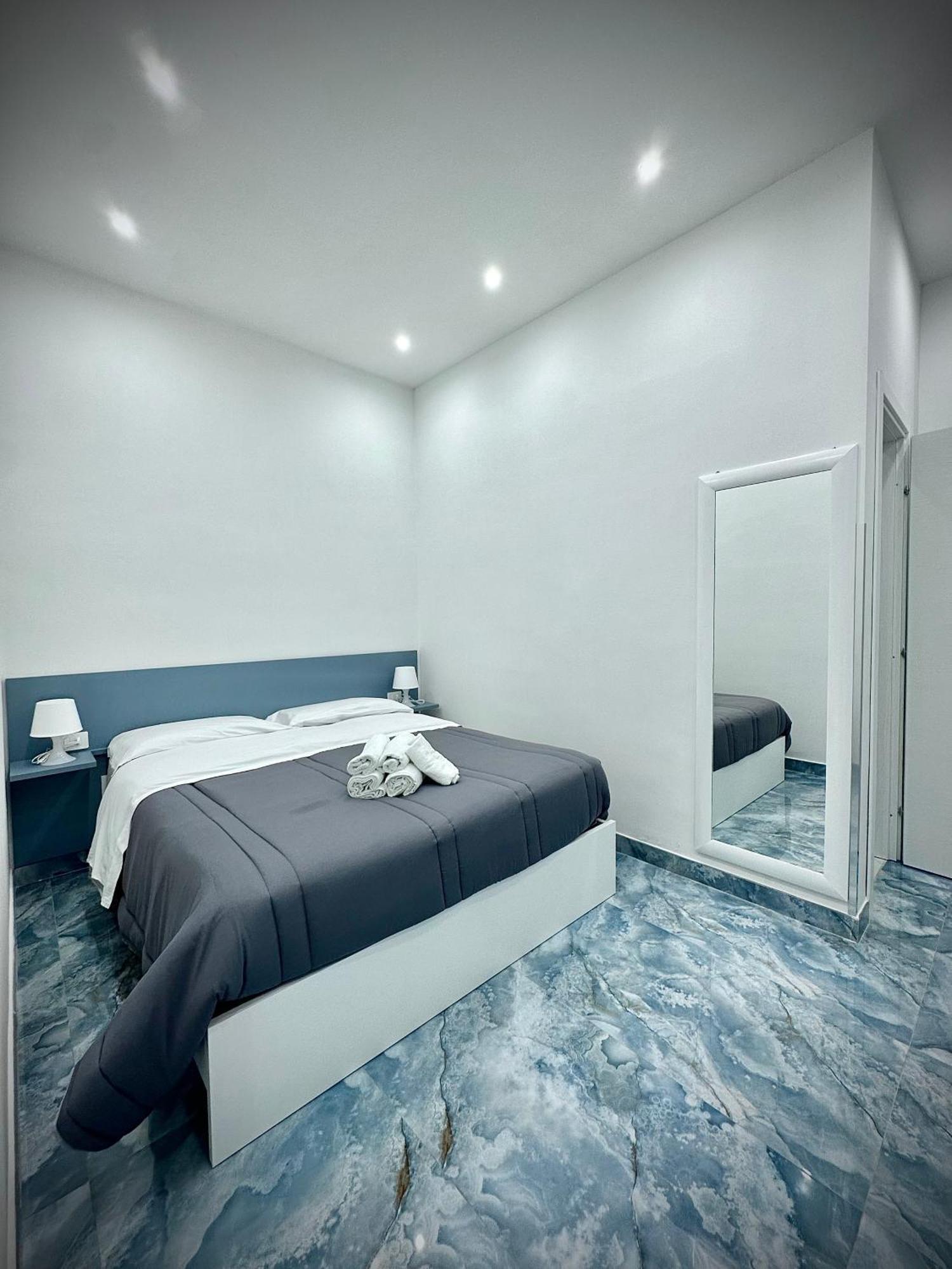 Marvit Central Luxury Napels Buitenkant foto