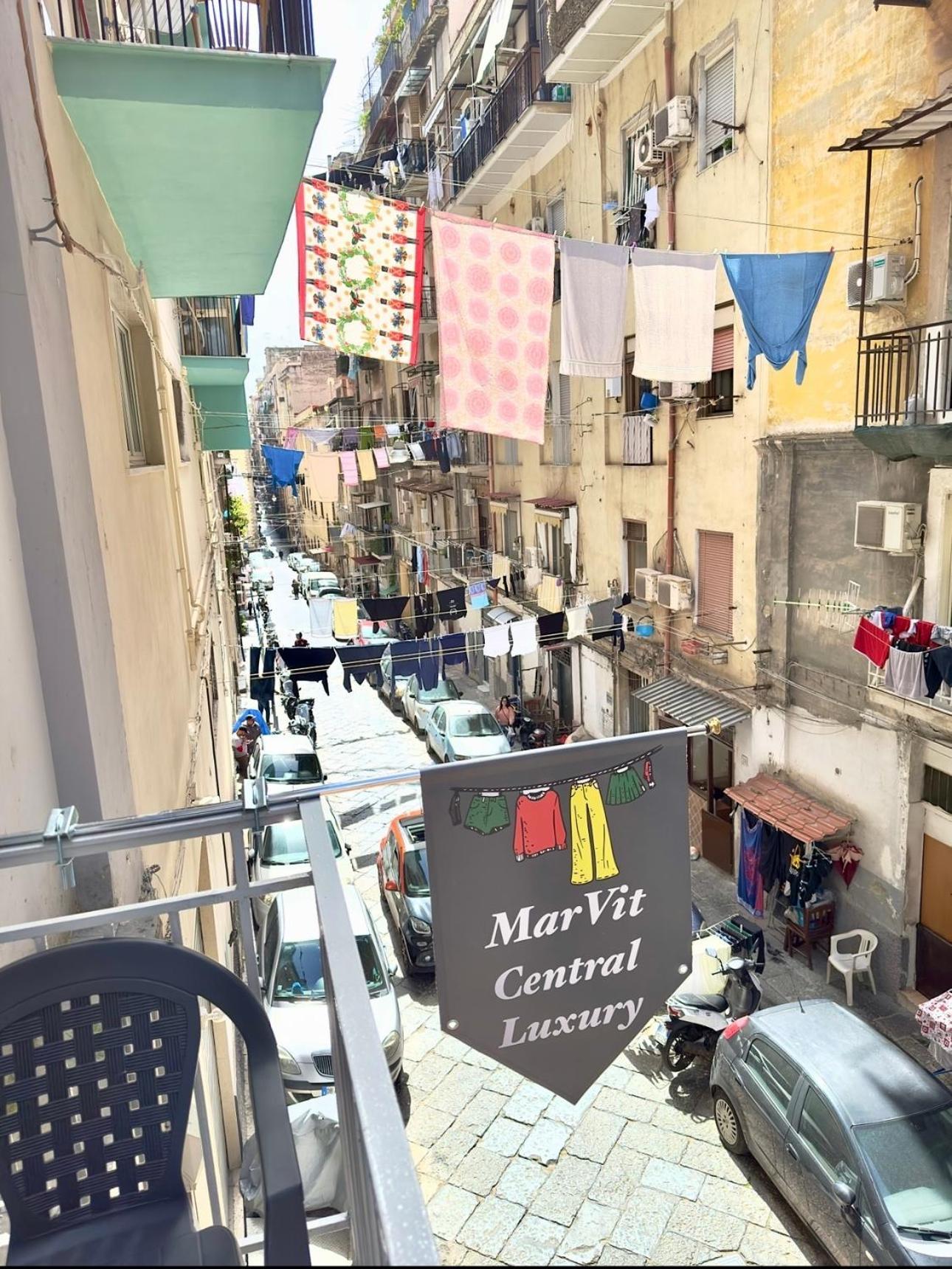 Marvit Central Luxury Napels Buitenkant foto
